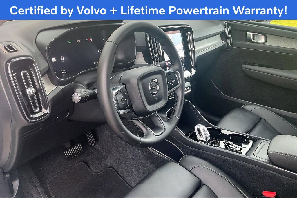 Certified 2026 Volvo XC40 B5 Plus AWD/4WD image 18