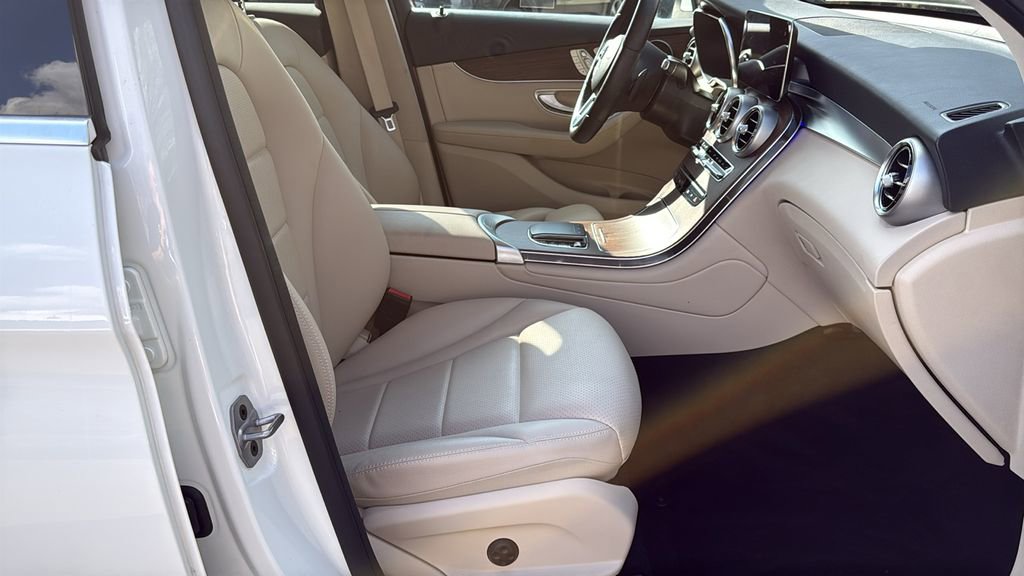 Certified 2022 Mercedes-Benz GLC 300 4MATIC image 10