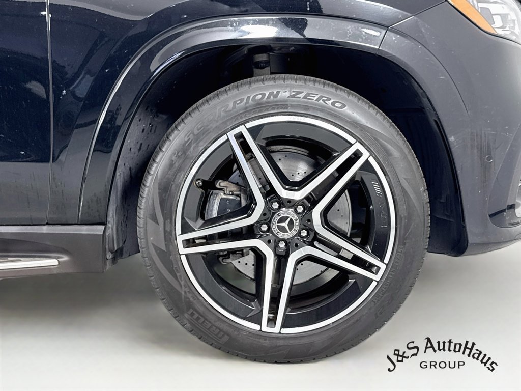 Used 2024 Mercedes-Benz GLS 450 4MATIC w/ Pinnacle Trim Package image 40