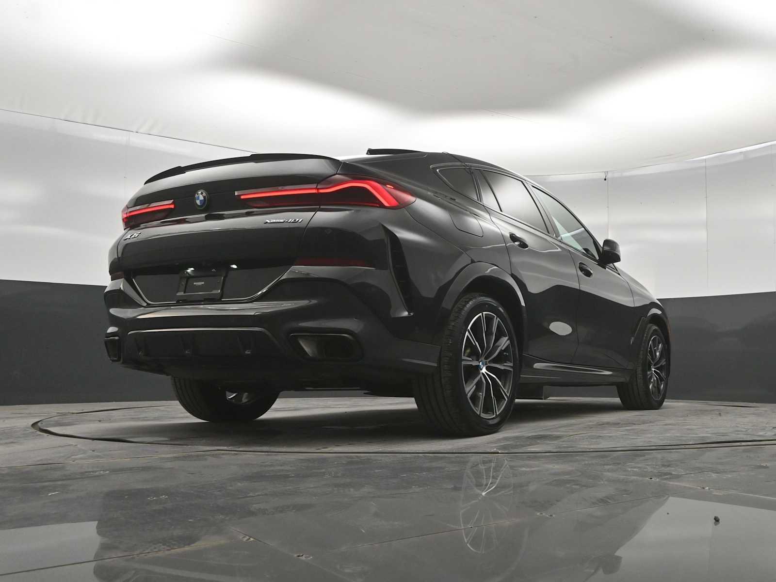 Used 2023 BMW X6 xDrive40i w/ M Sport Package AWD/4WD image 39