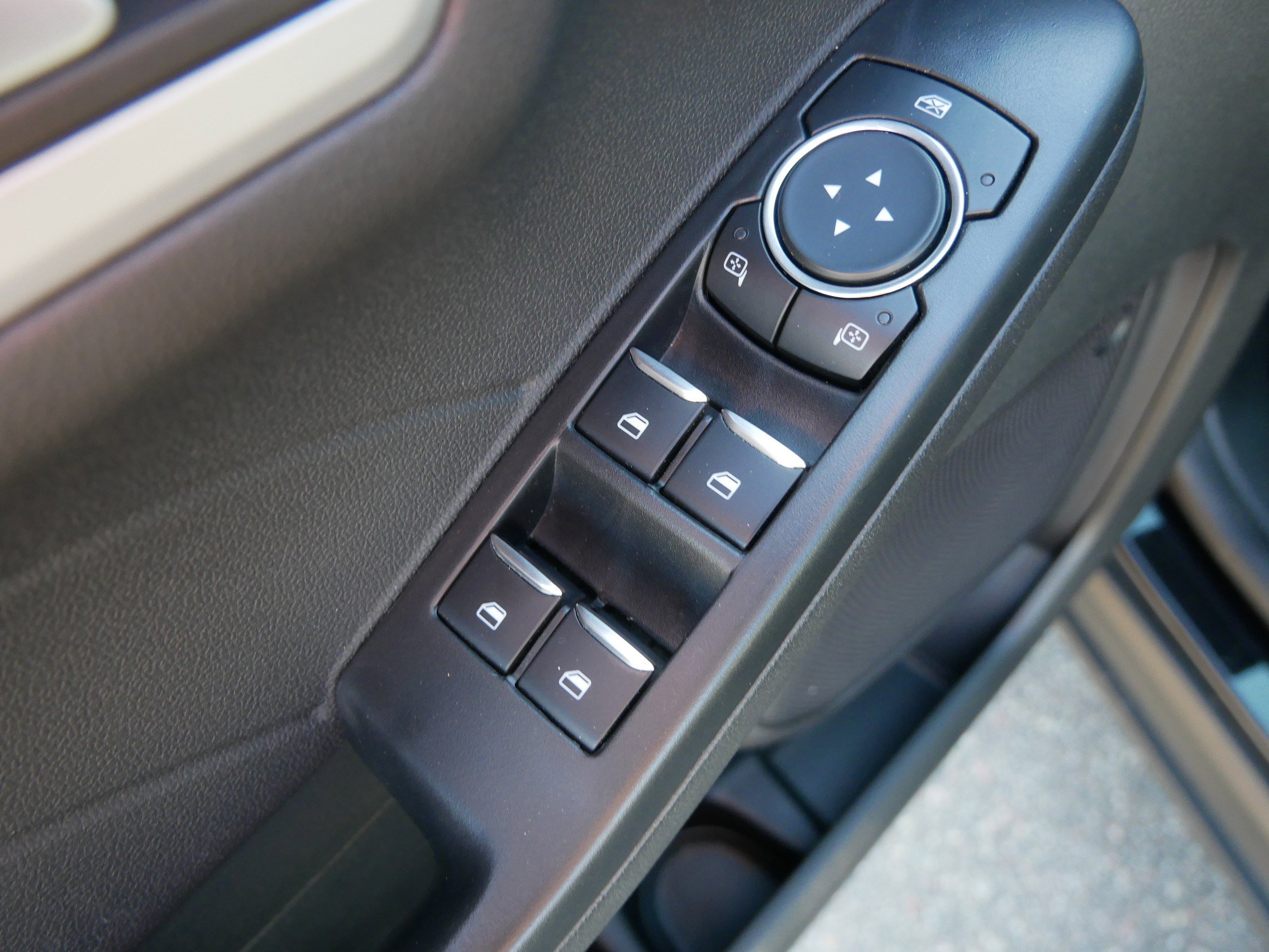 Used 2023 Ford Escape Platinum image 21