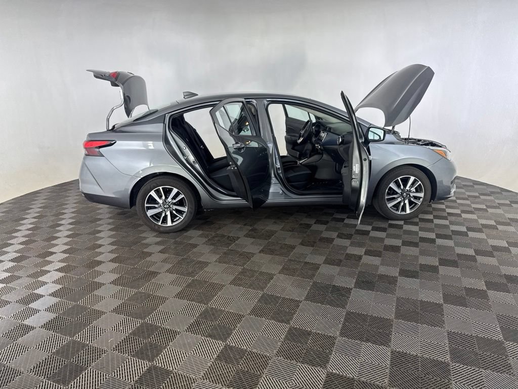 Used 2025 Nissan Versa SV FWD image 14