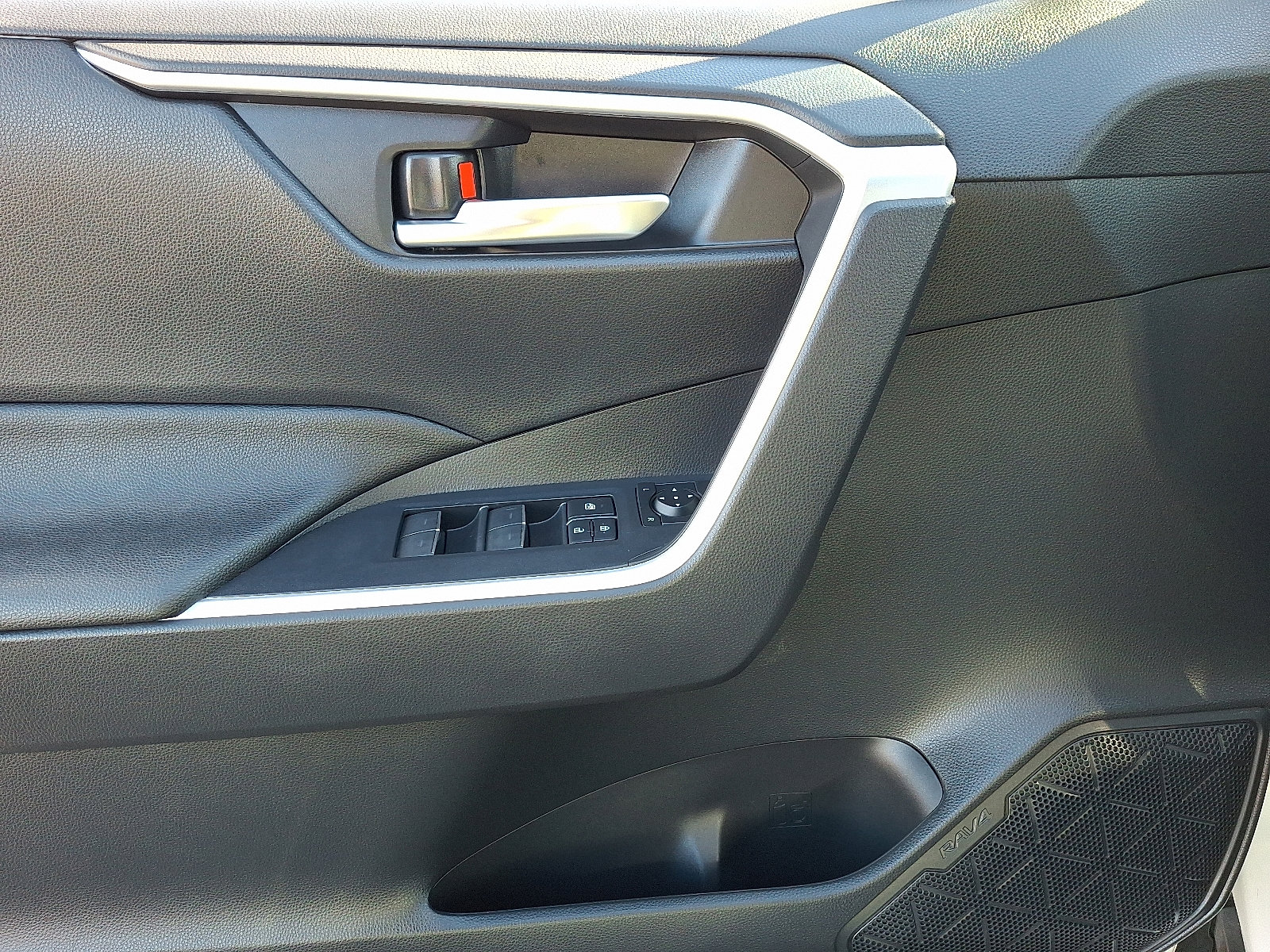 Certified 2023 Toyota RAV4 SE image 13