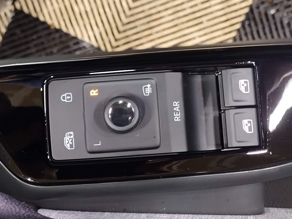 New 2026 Volkswagen ID.4 Pro AWD/4WD image 16