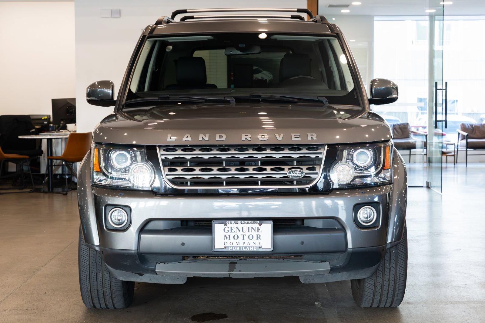 Used 2014 Land Rover LR4 HSE AWD/4WD image 2