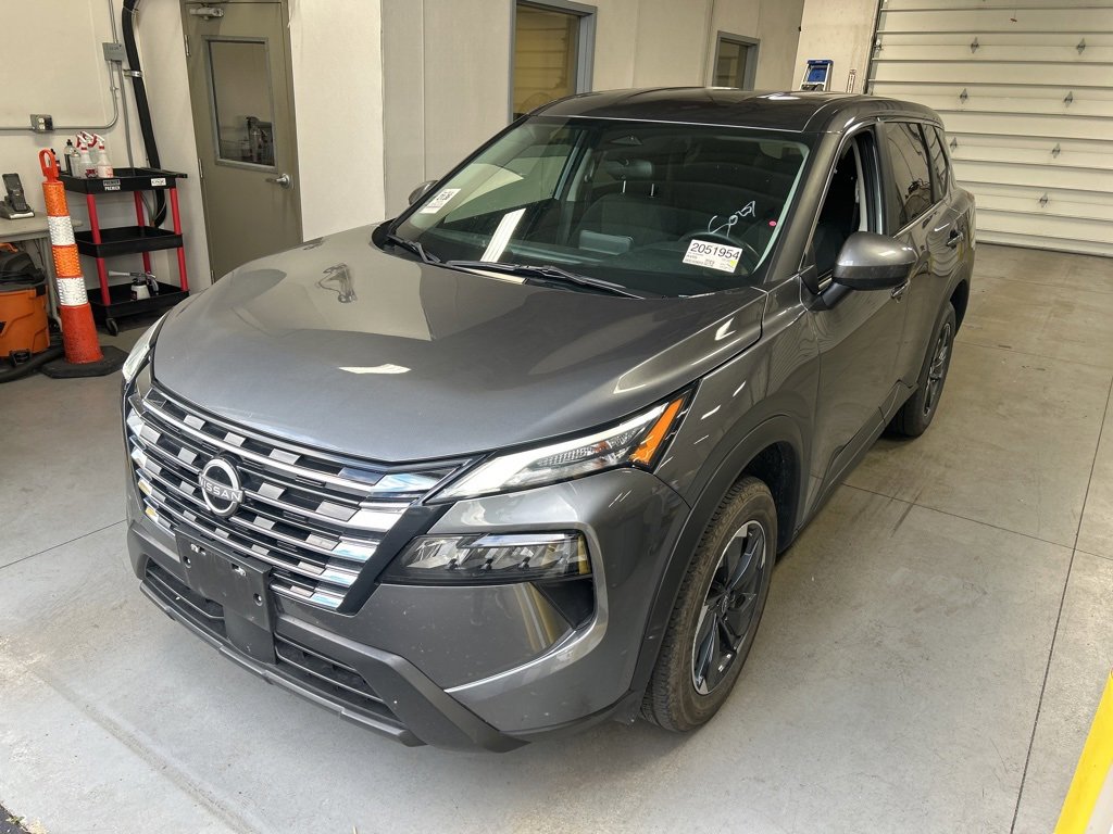 Used 2024 Nissan Rogue SV