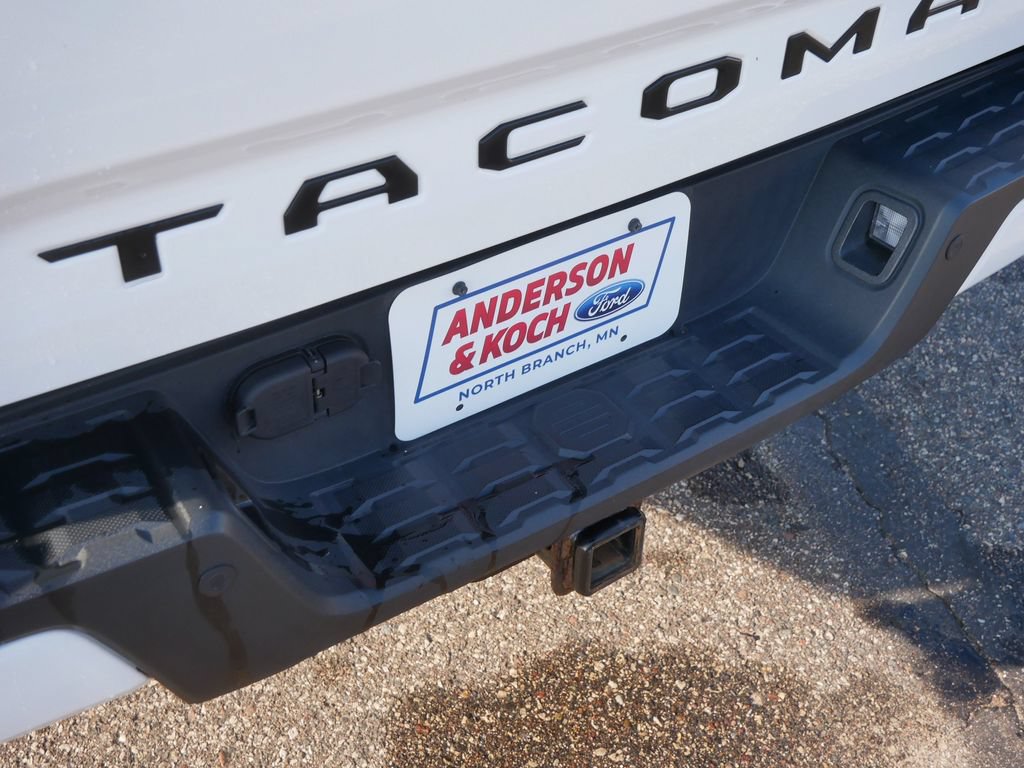 Used 2019 Toyota Tacoma Limited AWD/4WD image 8
