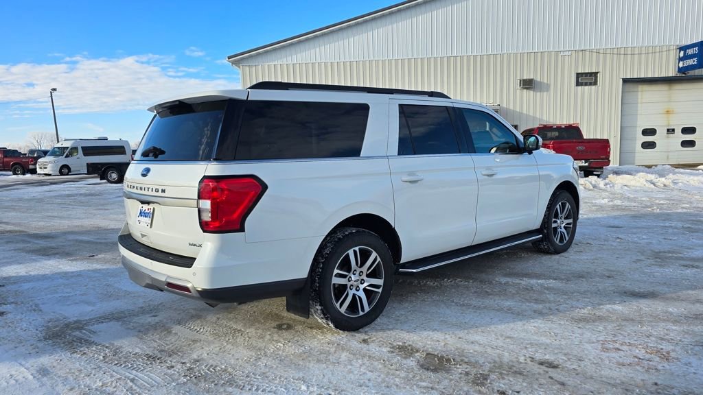 Used 2023 Ford Expedition Max XLT image 6