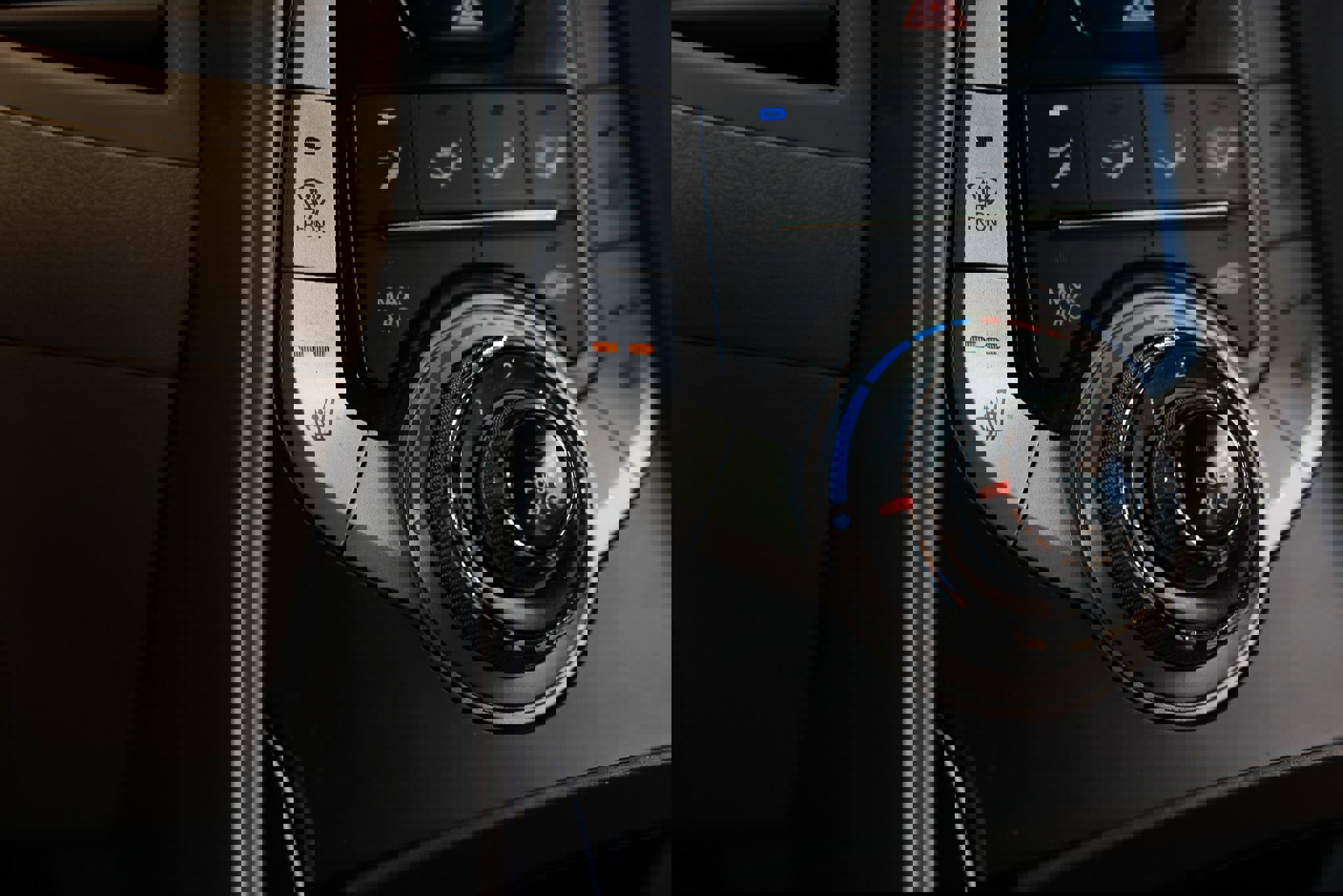 Used 2013 Hyundai Elantra GLS w/ Preferred Pkg image 38