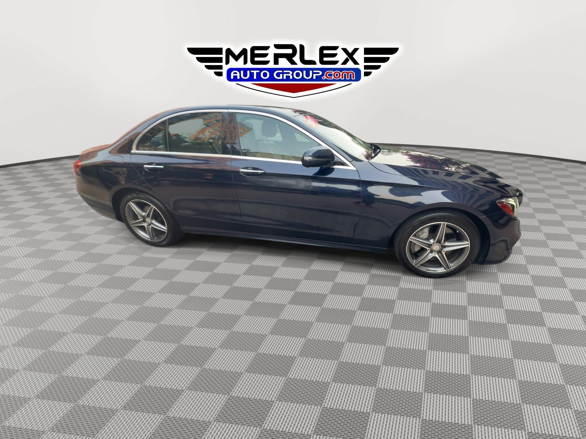 Used 2017 Mercedes-Benz E 300 4MATIC image 9