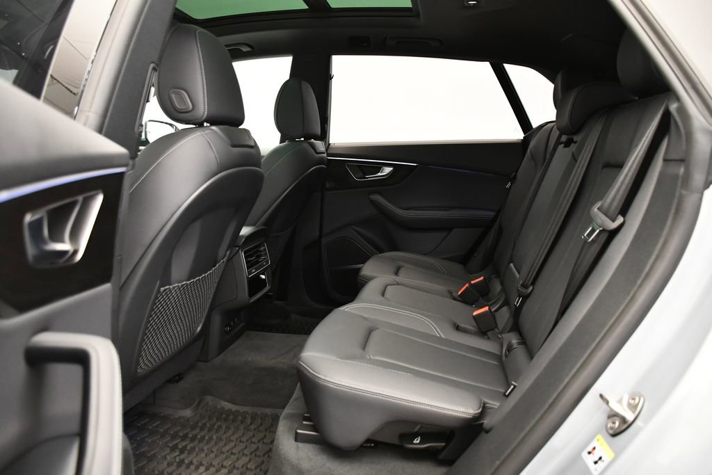 Used 2025 Audi Q8 Premium Plus image 42
