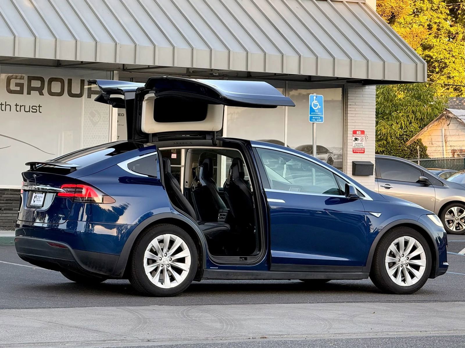 Used 2016 Tesla Model X 75D AWD/4WD image 8