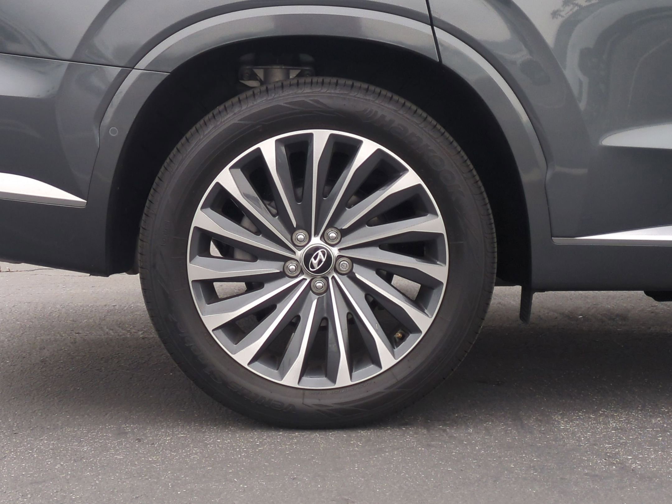 Used 2024 Hyundai Palisade Calligraphy image 8