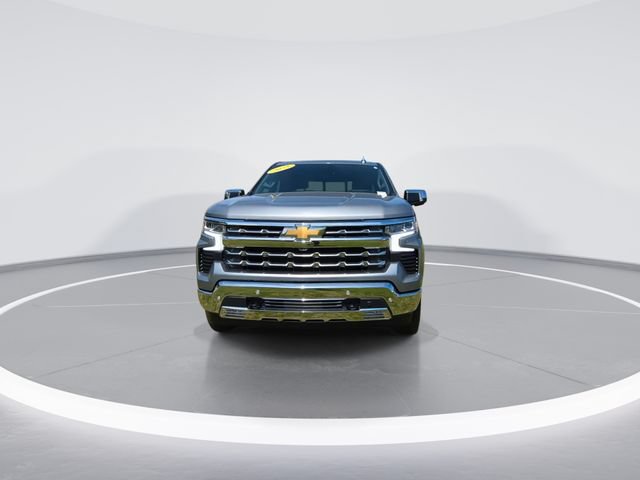Used 2025 Chevrolet Silverado 1500 LTZ w/ LTZ Premium Package AWD/4WD image 3