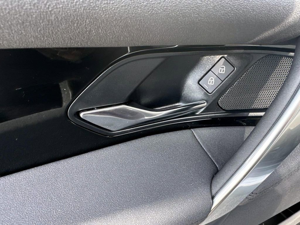 New 2025 Land Rover Discovery Sport S image 16