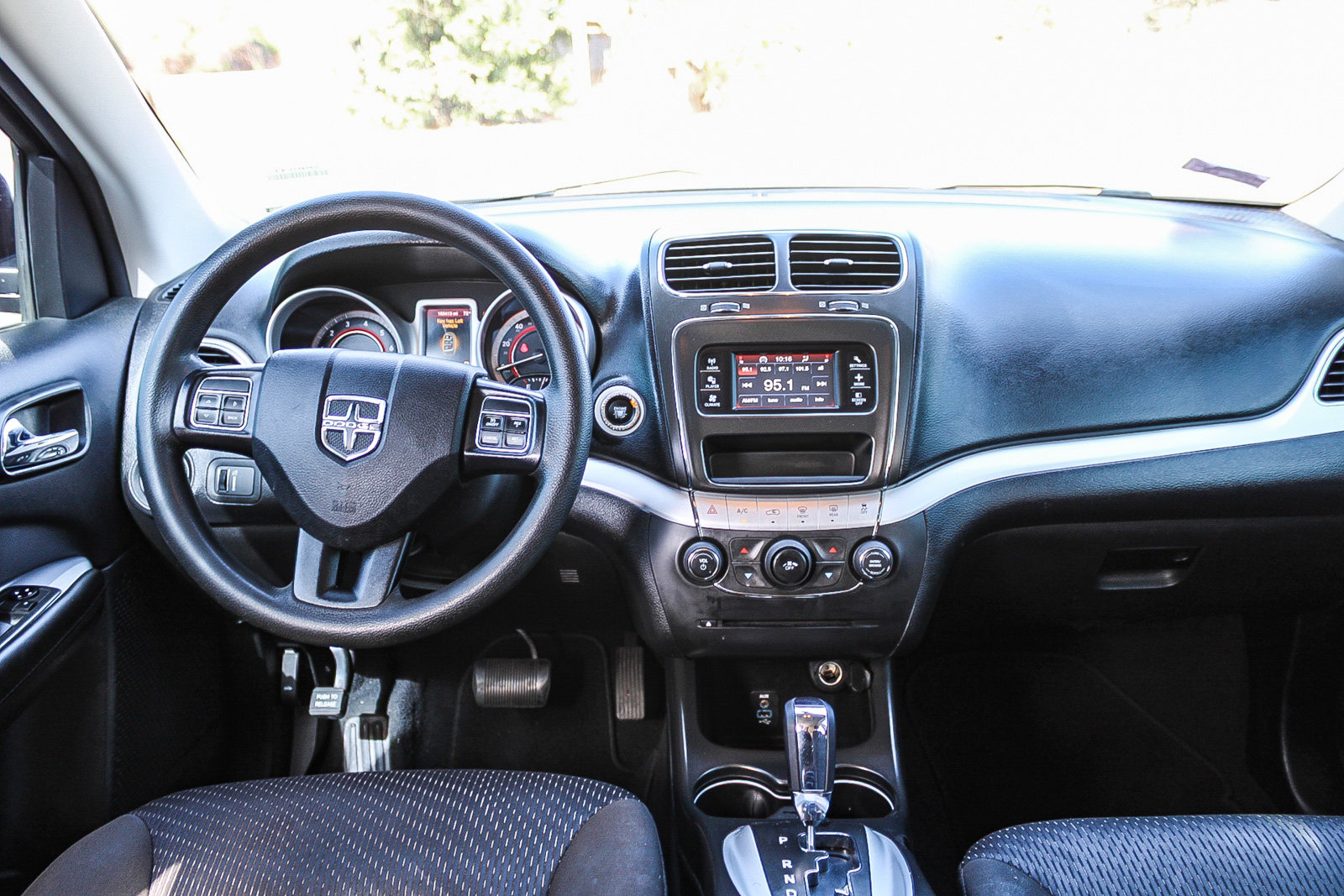 Used 2020 Dodge Journey SE FWD image 14