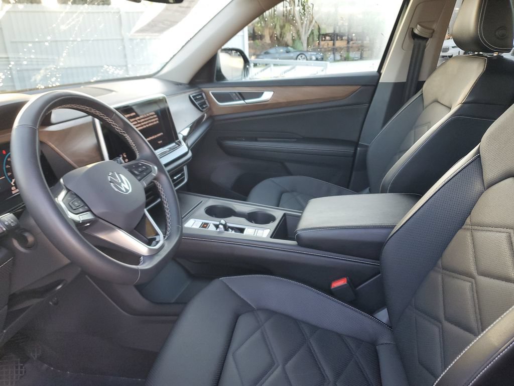 Certified 2024 Volkswagen Atlas SE FWD image 23