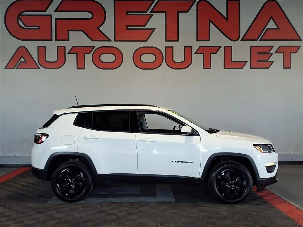 Used 2021 Jeep Compass Latitude image 1