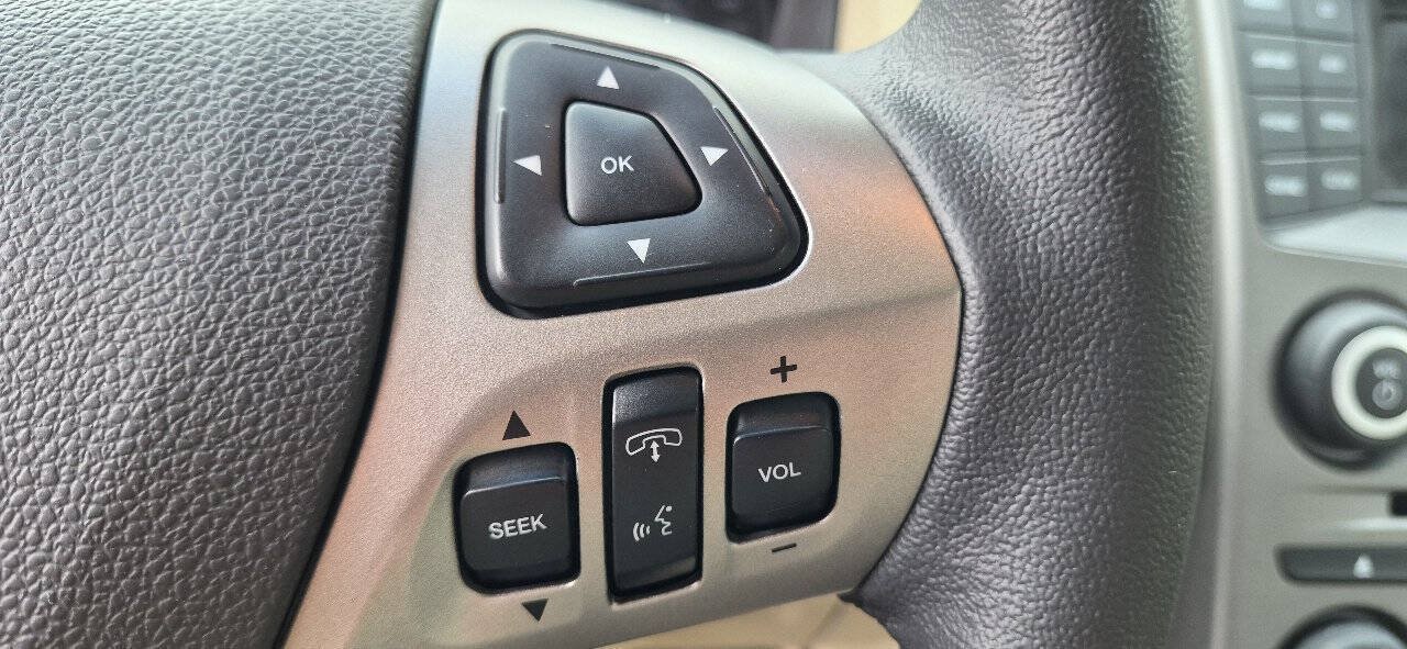 Used 2018 Ford Flex SE FWD image 18