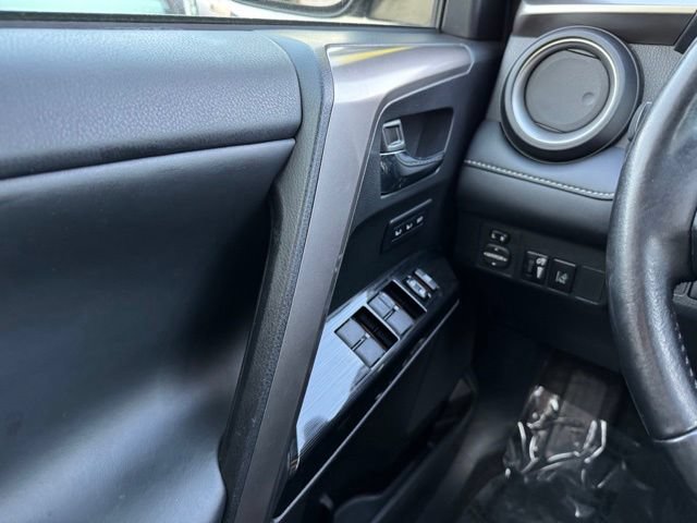 Used 2018 Toyota RAV4 Limited AWD/4WD image 31