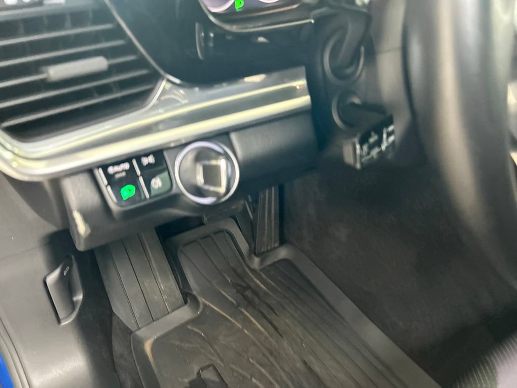 Used 2019 Porsche Panamera 4 AWD/4WD image 39