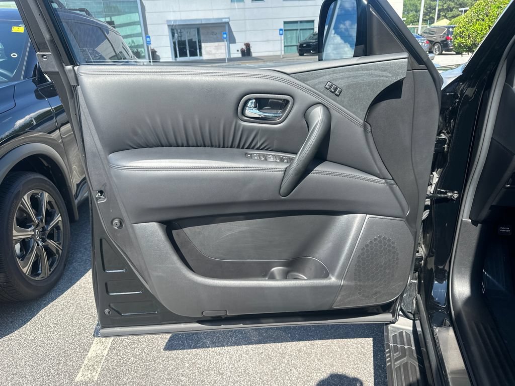 Used 2024 Nissan Armada SL w/ Midnight Edition Package RWD image 10