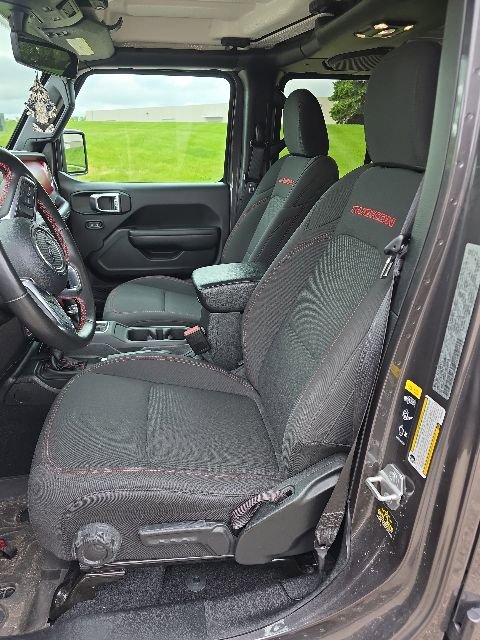Used 2023 Jeep Wrangler Unlimited Rubicon w/ Cold Weather Group AWD/4WD image 5