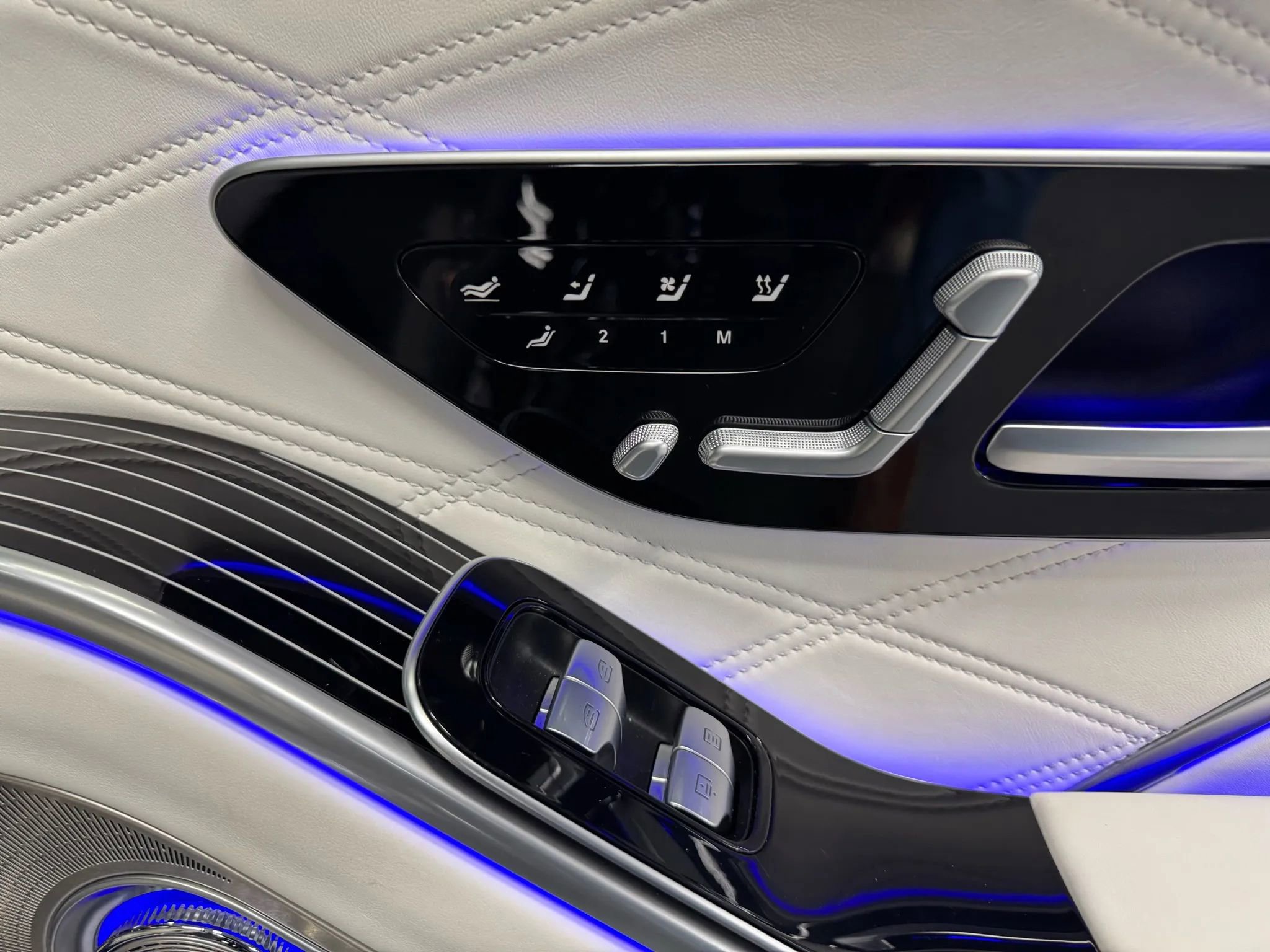 Used 2023 Mercedes-Benz Maybach S 680 S 680 4MATIC Sedan 4D w/ Manufaktur Leather Package image 69