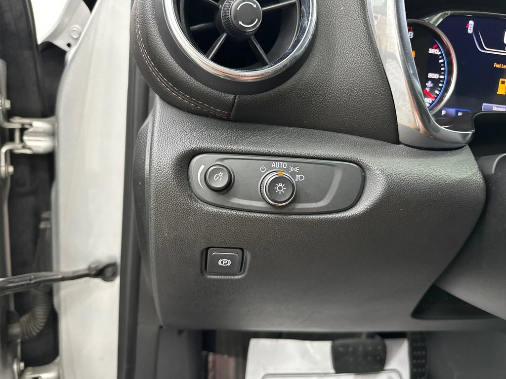 Used 2020 Chevrolet Blazer Premier FWD image 33