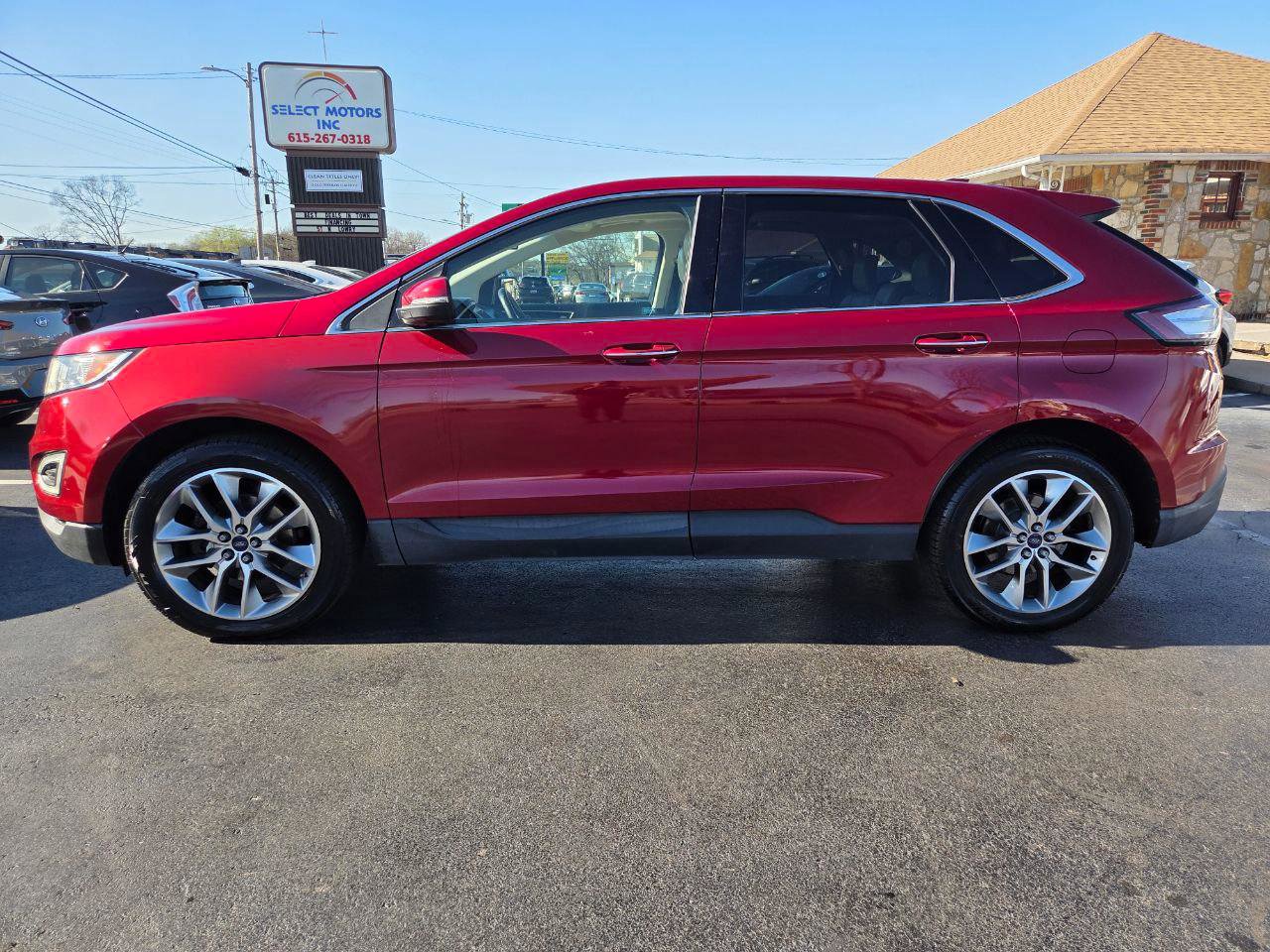 Used 2018 Ford Edge Titanium w/ Equipment Group 301A image 3