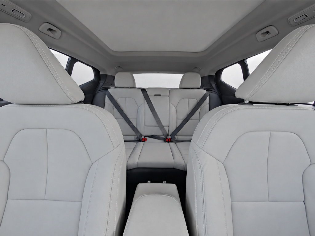 Certified 2023 Volvo XC40 B4 Ultimate w/ Protection Package Premier FWD image 17