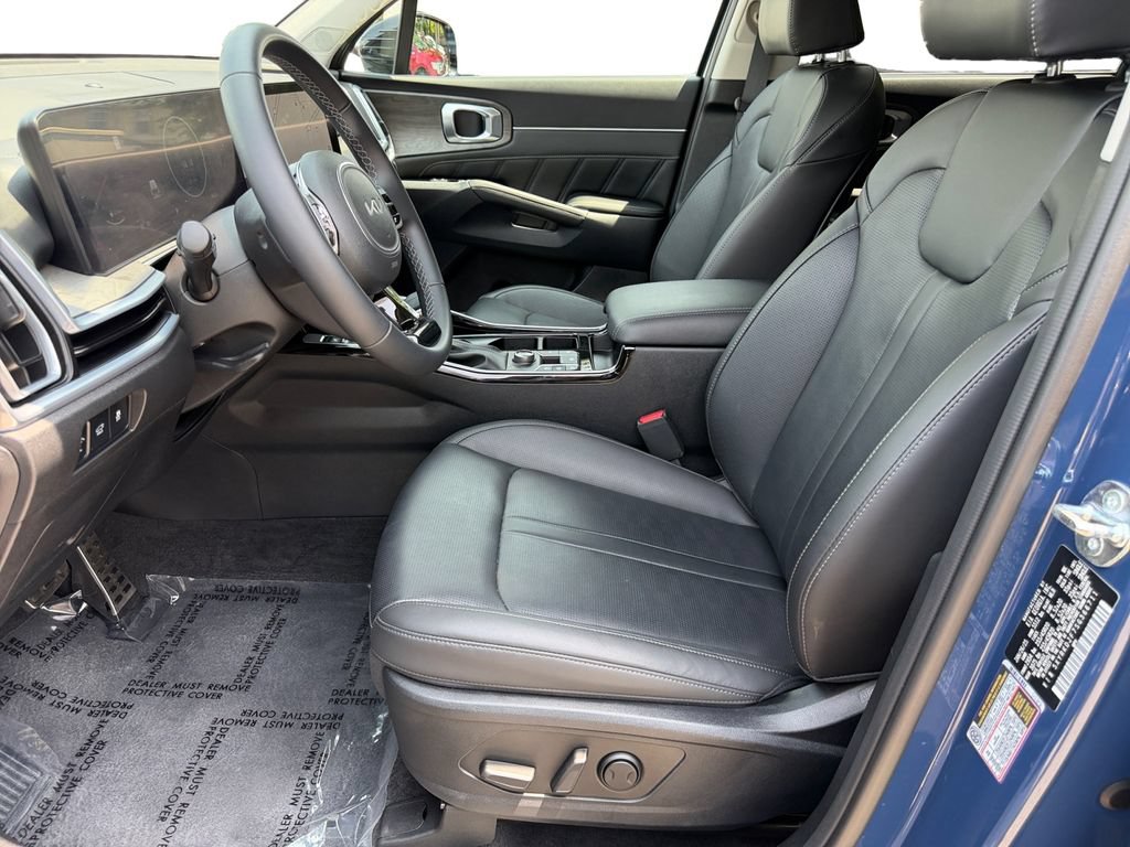 Used 2025 Kia Sorento SX AWD/4WD image 16