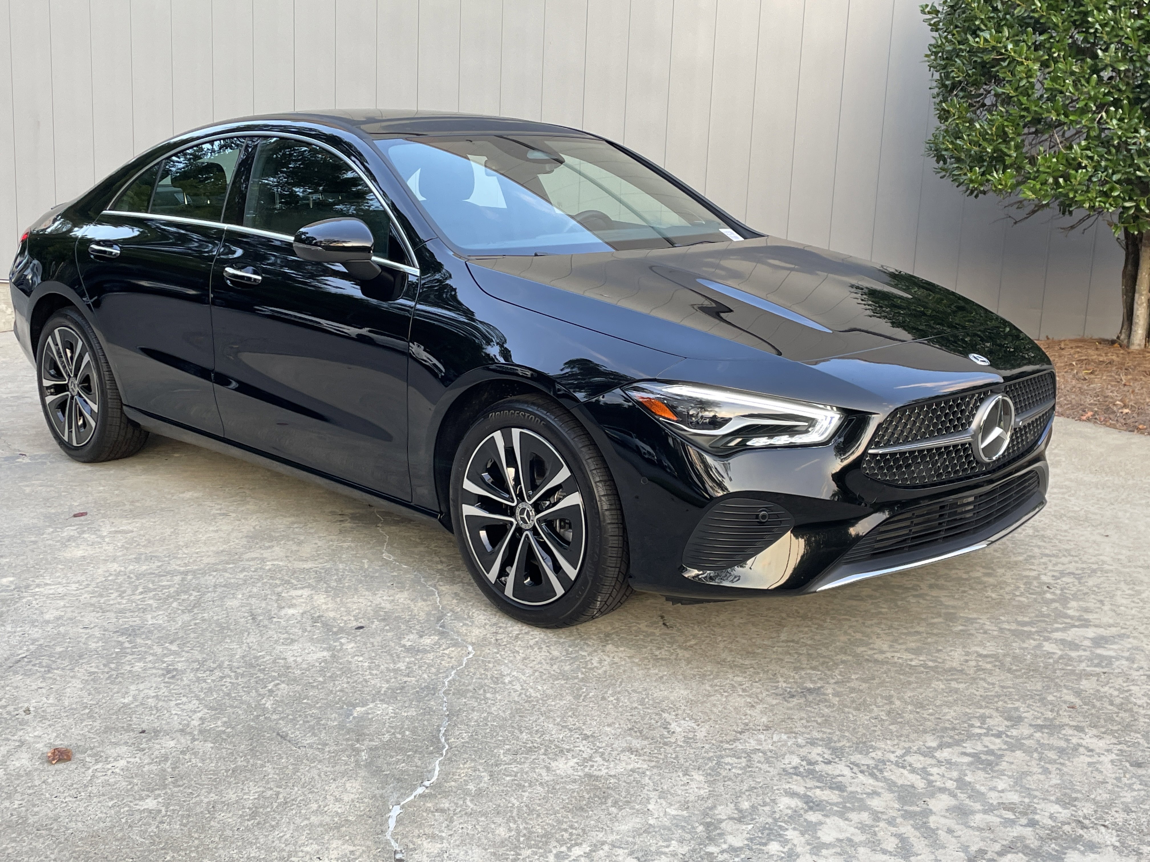 Used 2025 Mercedes-Benz CLA 250 4MATIC w/ Exclusive Package image 4
