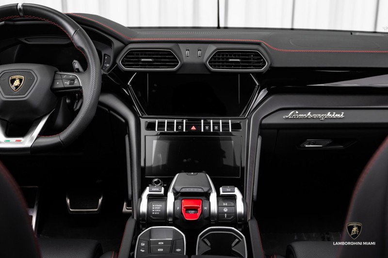 Used 2024 Lamborghini Urus S image 37