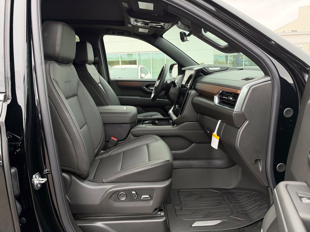 New 2026 GMC Yukon XL Denali w/ Denali Reserve Package AWD/4WD image 18