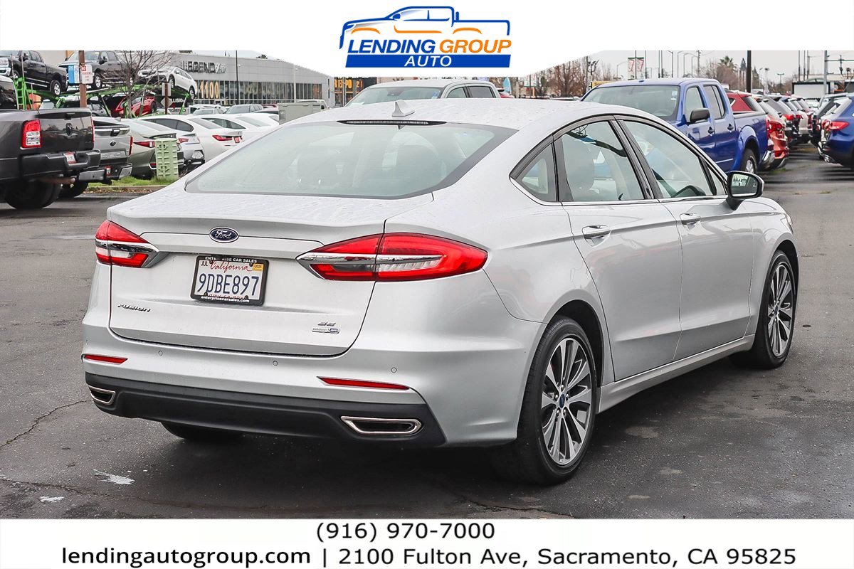 Used 2019 Ford Fusion SE image 4