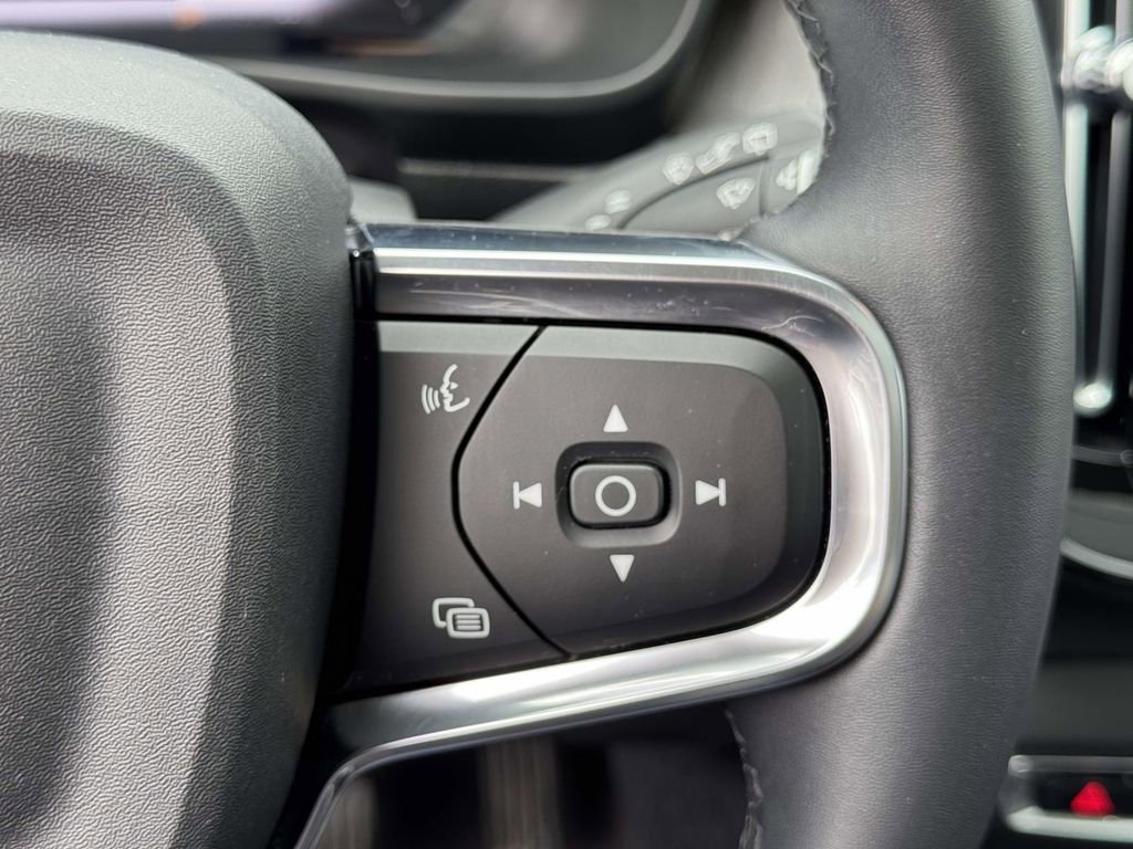 Used 2023 Volvo XC40 B5 Plus w/ Protection Package AWD/4WD image 21