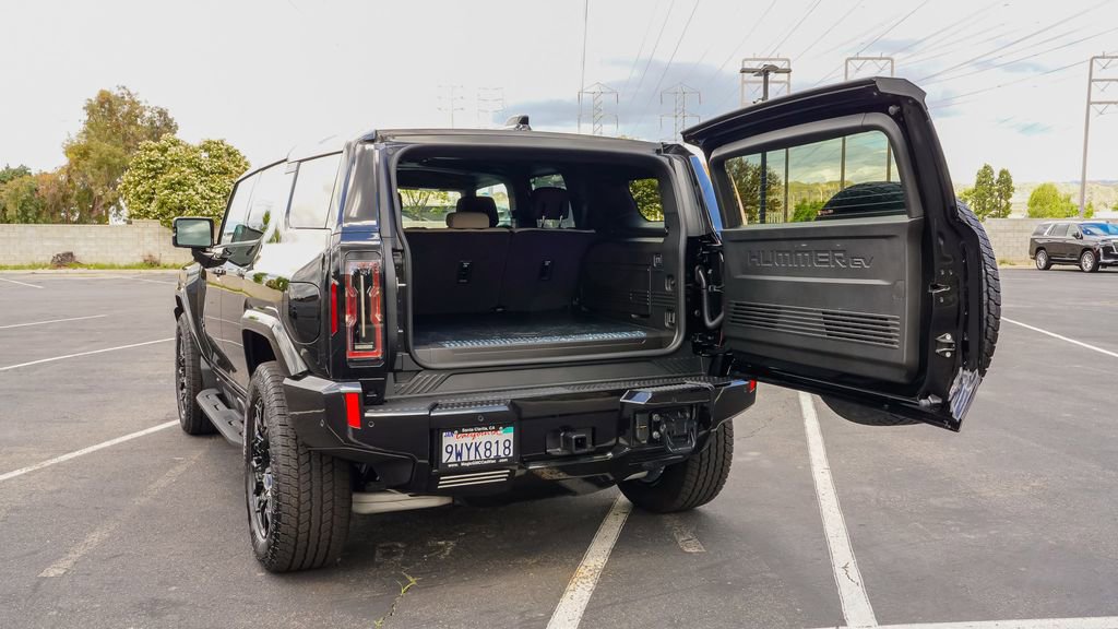 Used 2026 GMC Hummer EV SUV w/ LPO, Dark Essentials Package AWD/4WD image 11