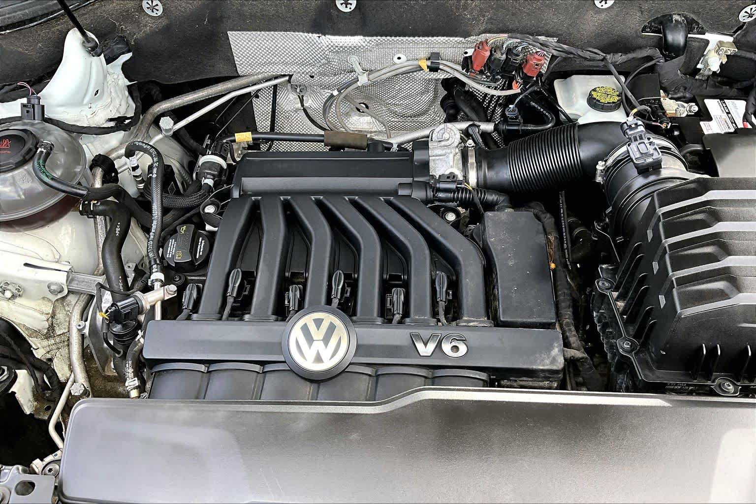 Used 2020 Volkswagen Atlas Cross Sport SEL Premium w/ Cross Sport MDO Package AWD/4WD image 32