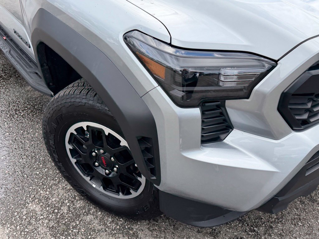 Certified 2025 Toyota Tacoma TRD Off-Road AWD/4WD image 2