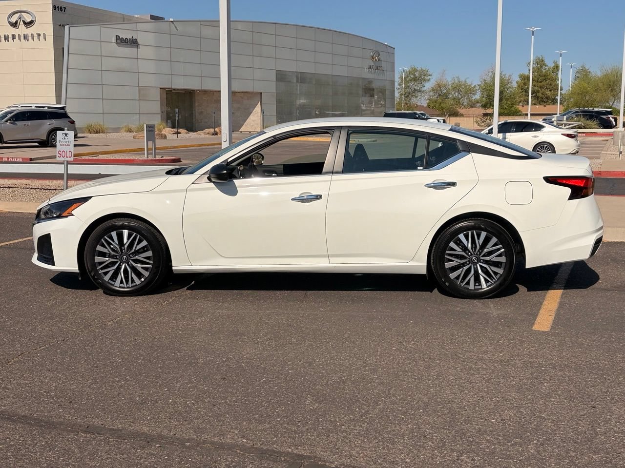 Certified 2025 Nissan Altima 2.5 SV FWD image 3