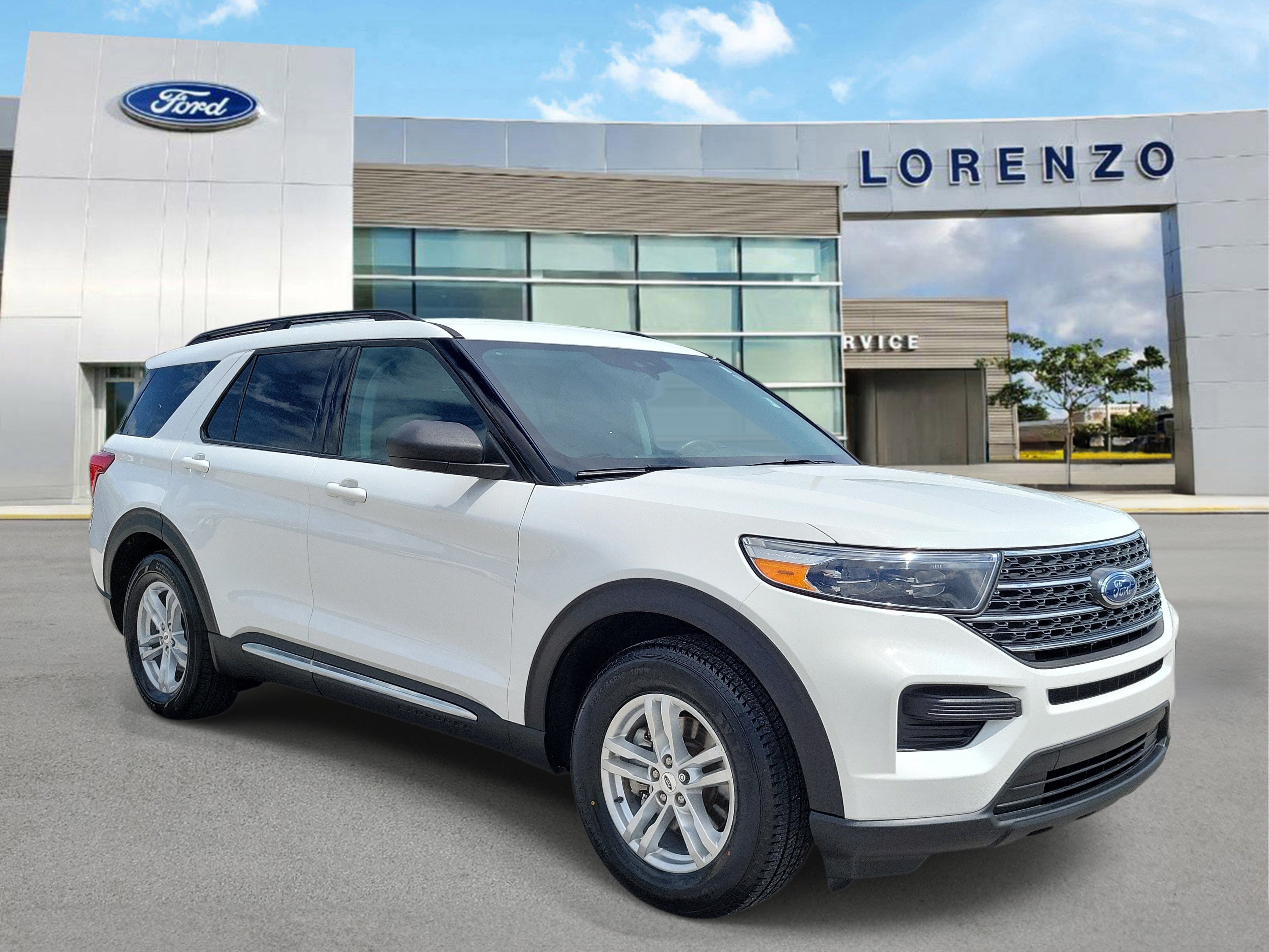 Used 2023 Ford Explorer XLT RWD image 3