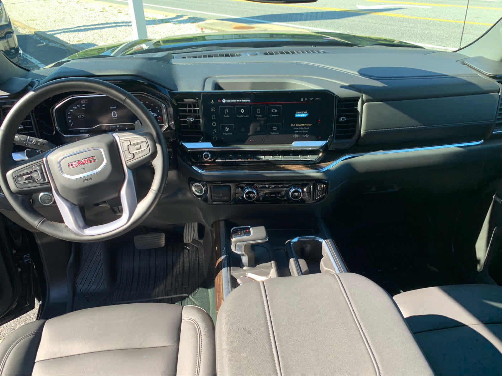 Used 2025 GMC Sierra 1500 Elevation w/ Elevation Premium Package AWD/4WD image 9