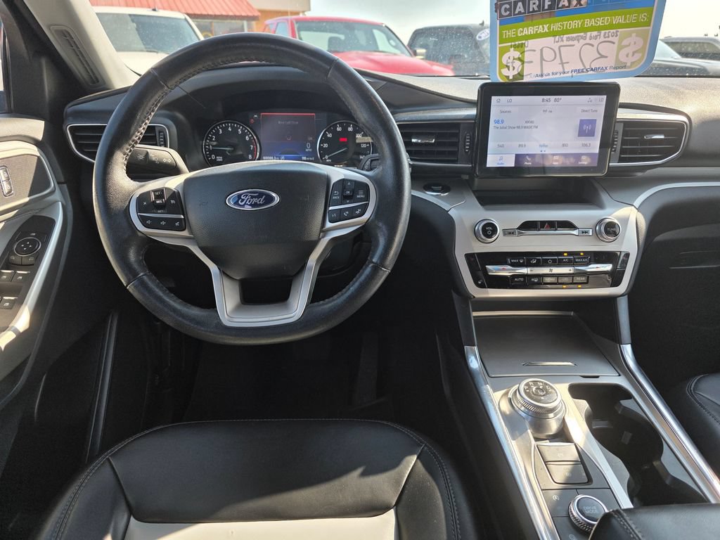 Used 2023 Ford Explorer XLT w/ Equipment Group 202A AWD/4WD image 13