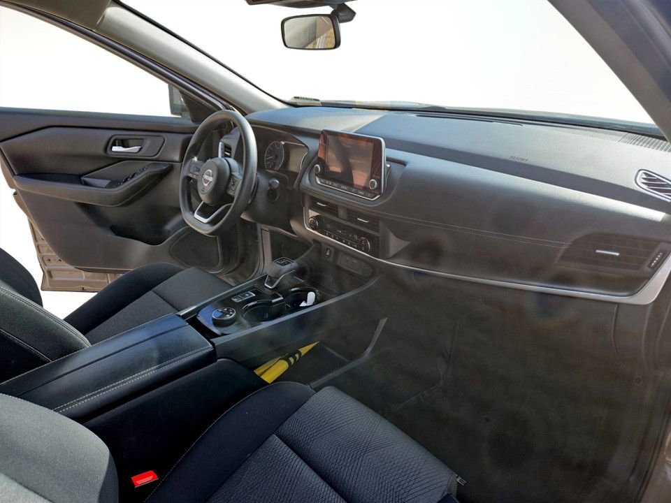 Used 2024 Nissan Rogue SV image 15