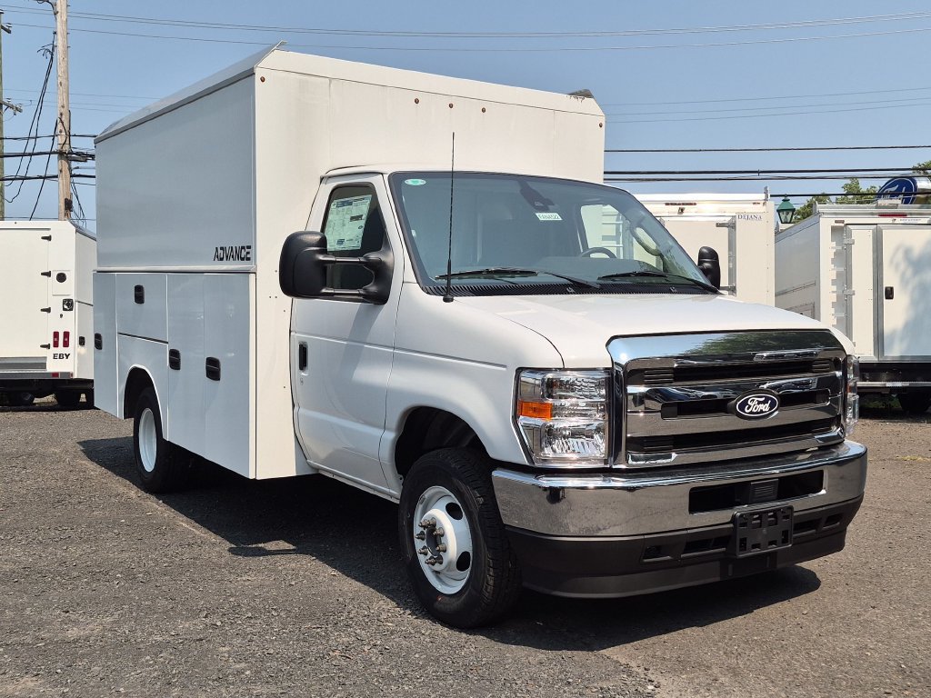 New 2027 Ford E-350 and Econoline 350 Super Duty w/ Power Equipment Group RWD image 4