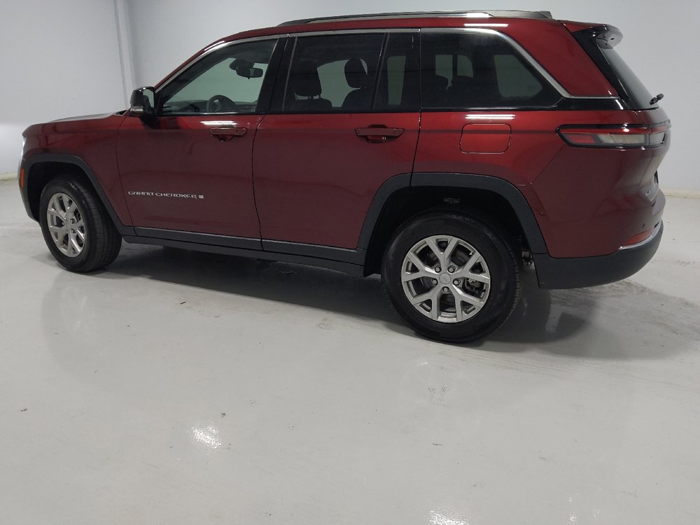 Used 2023 Jeep Grand Cherokee Limited AWD/4WD image 3