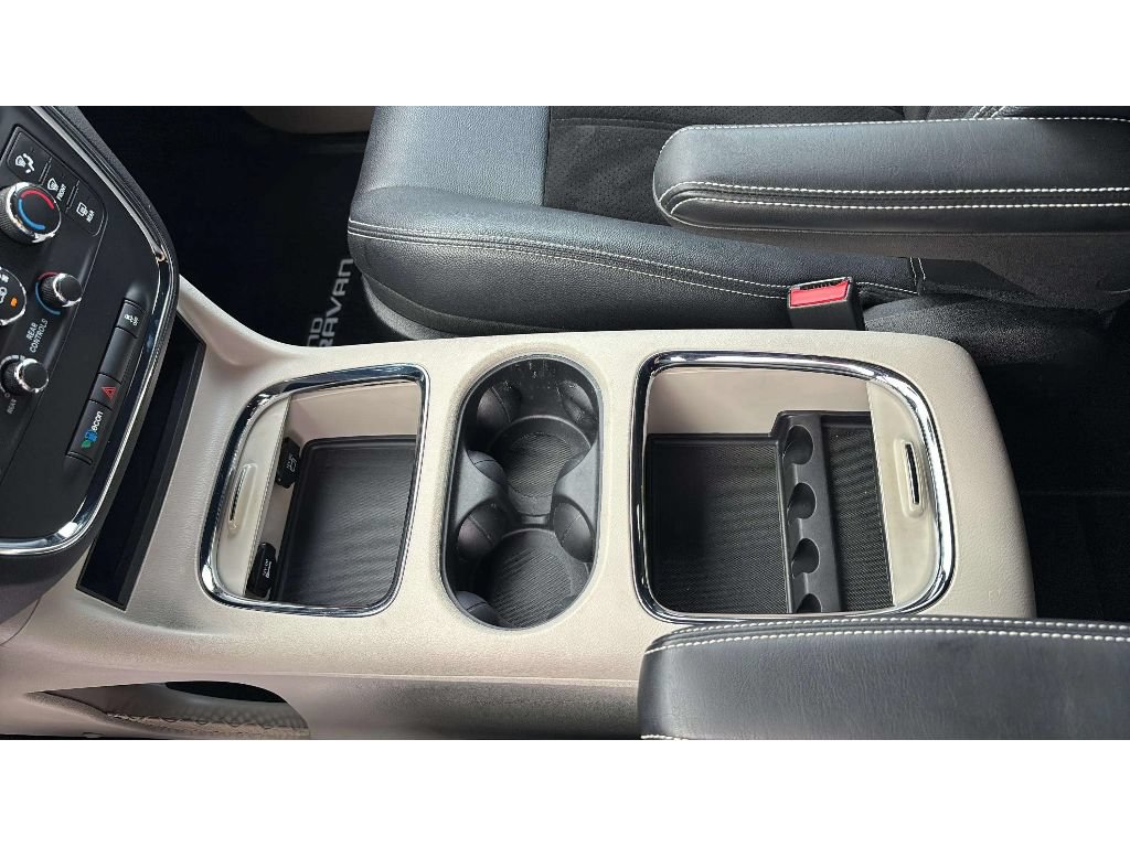 Used 2017 Dodge Grand Caravan SXT FWD image 22