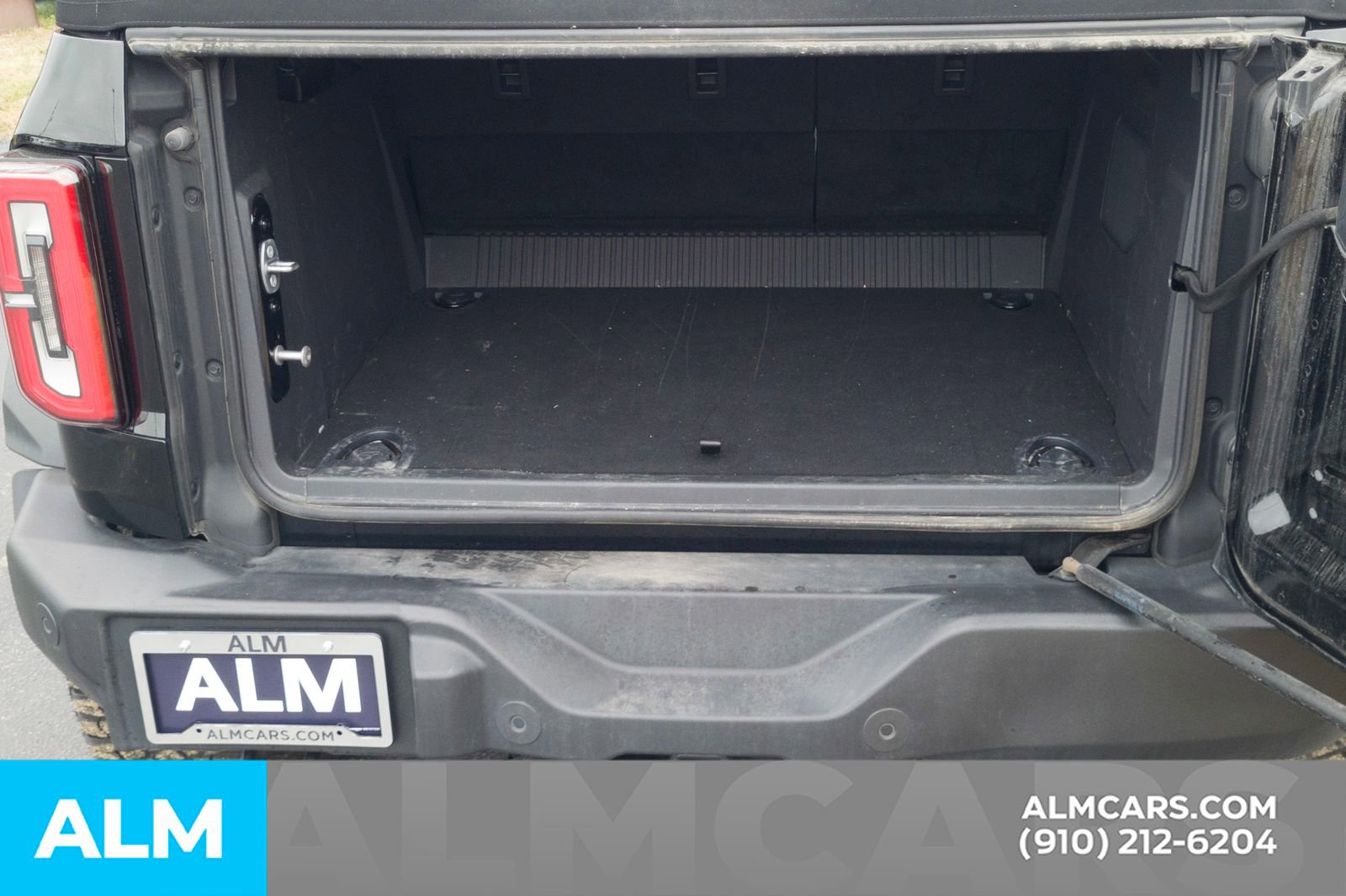 Used 2023 Ford Bronco Wildtrak image 9