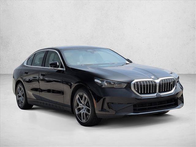 Used 2024 BMW i5 eDrive40i w/ Executive Package RWD image 3